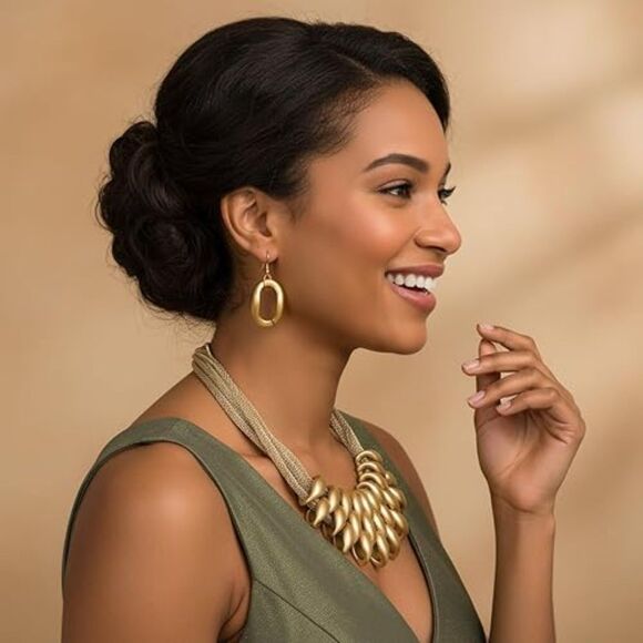 Statement Necklace Set Gold Leaf Design with Mesh Chain and Matching Earrings - Picture 3 of 4